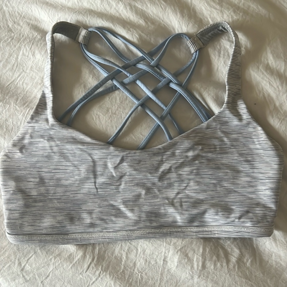 Lululemon sports bra